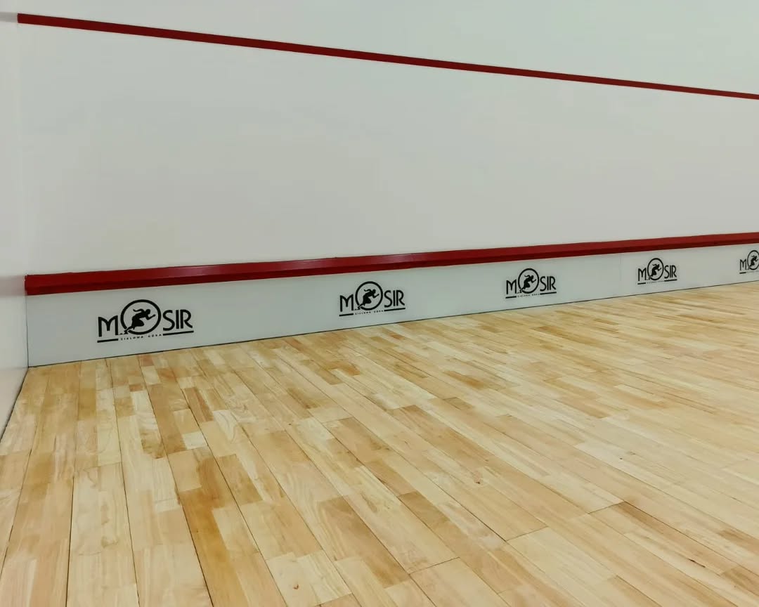 tablica z płyty kompozytowe